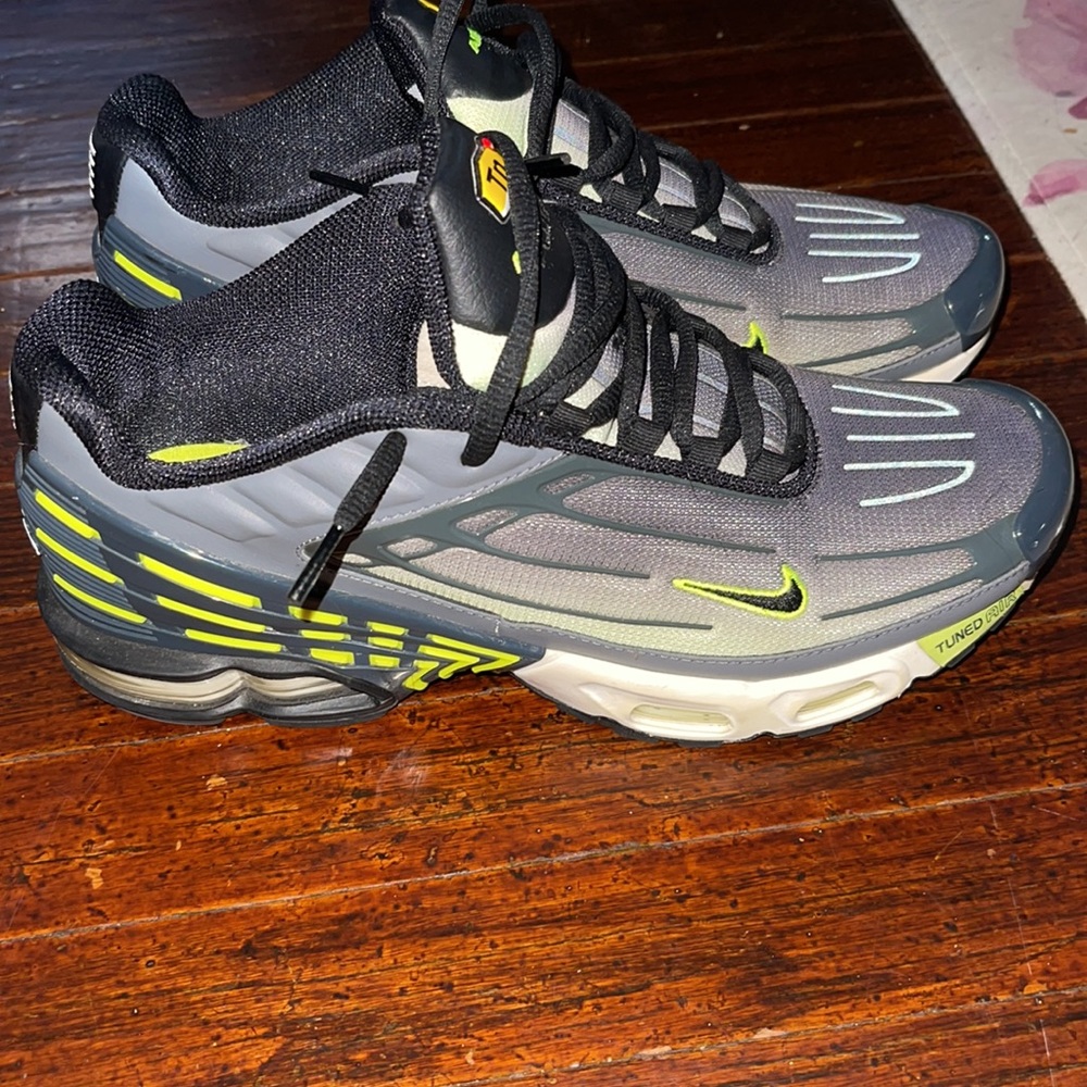 Airmax - Picture 2 of 2